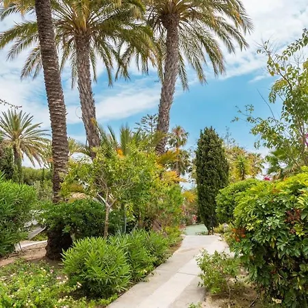 Apartamento Detached House Big Terrace, Few Steps Away From The Beach, Paddel, Golf, Bbq *